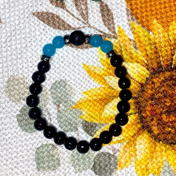 Hand Crafted Jewelry - Black and Blue beaded bracelet